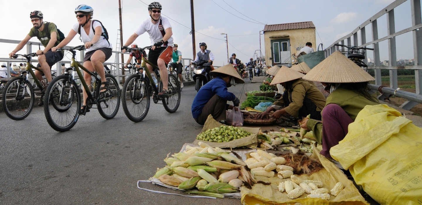 Bicycle Trip Hanoi Red River Island Half Day